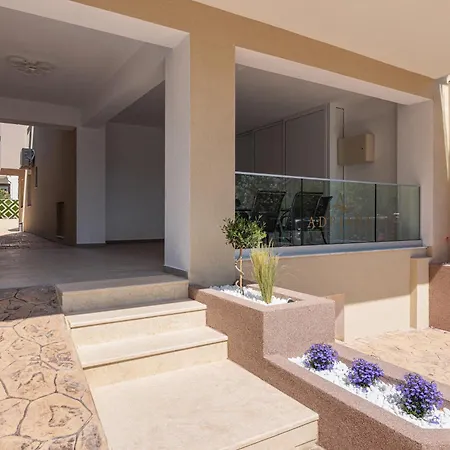 Apartment Adriana Suites, Comfortable Living In Nea Kallikratia